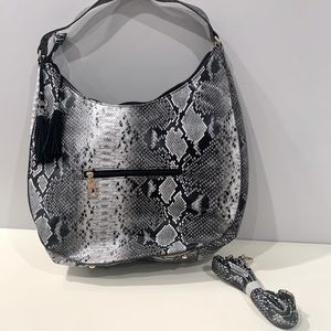 Snakeskin pattern handbag - shoulder tote bag